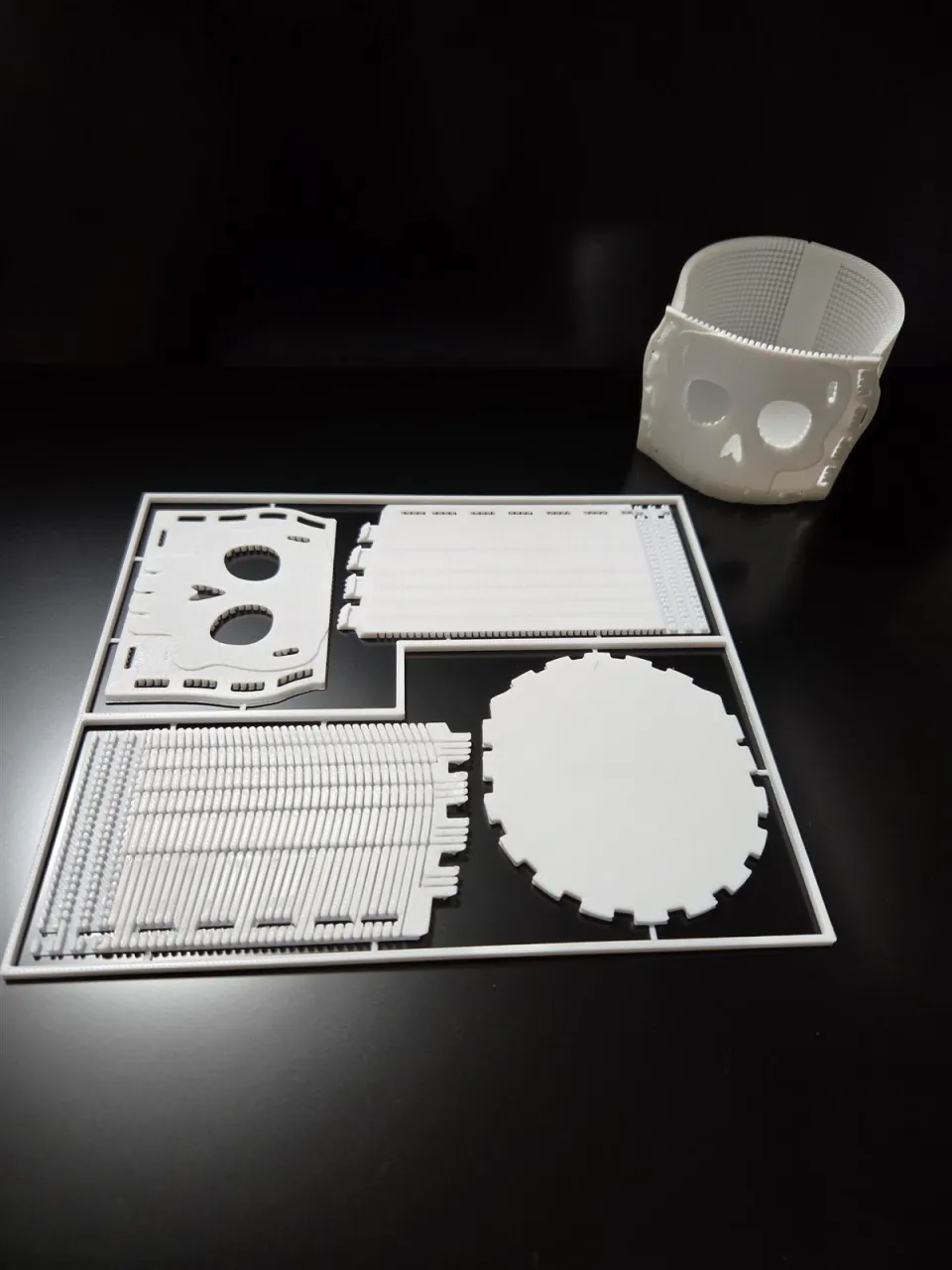 のこ目で板を曲げる｜3Dプリンタで作ったドクロのランタン