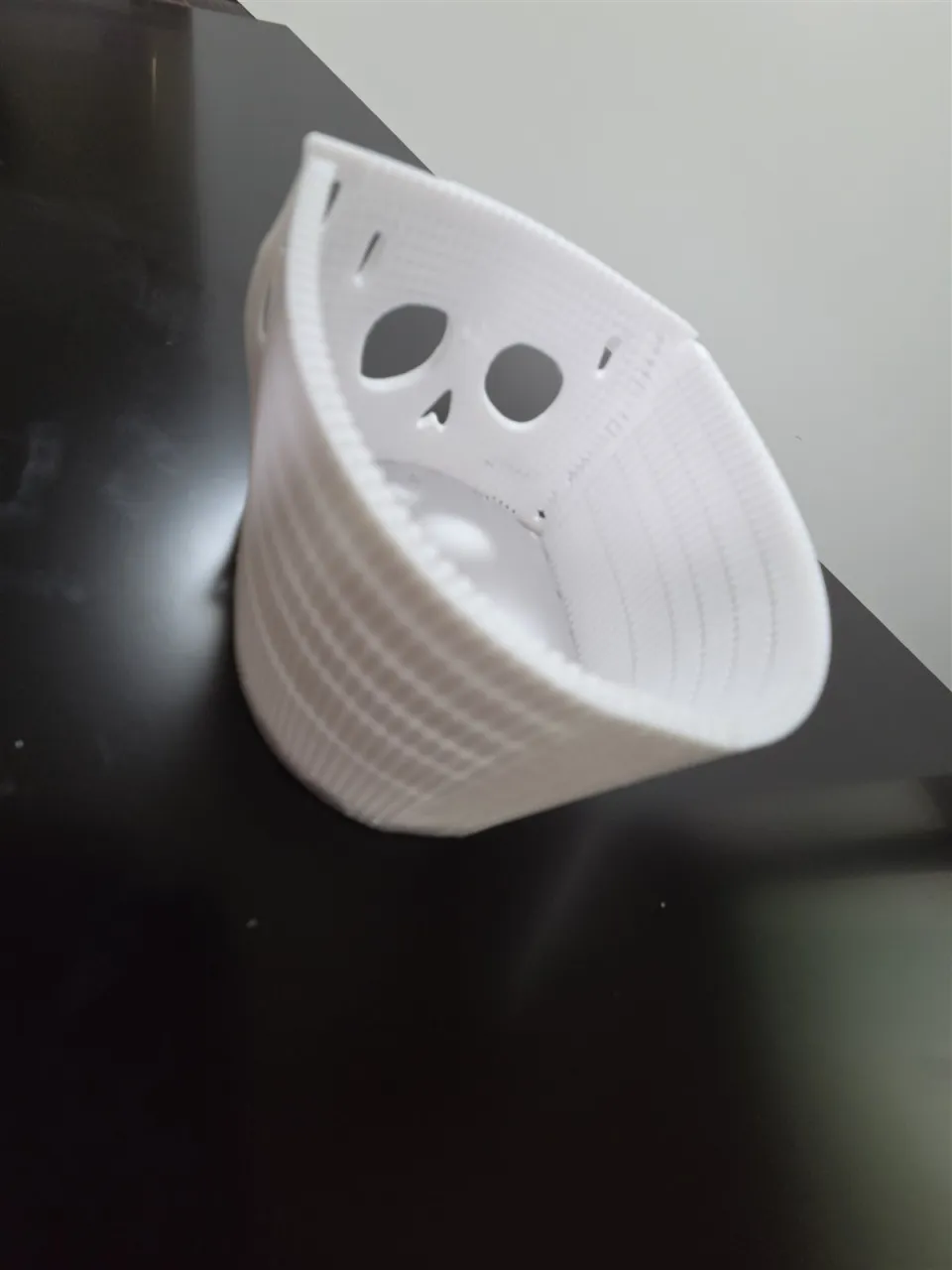 後ろの継ぎ目を閉じる前